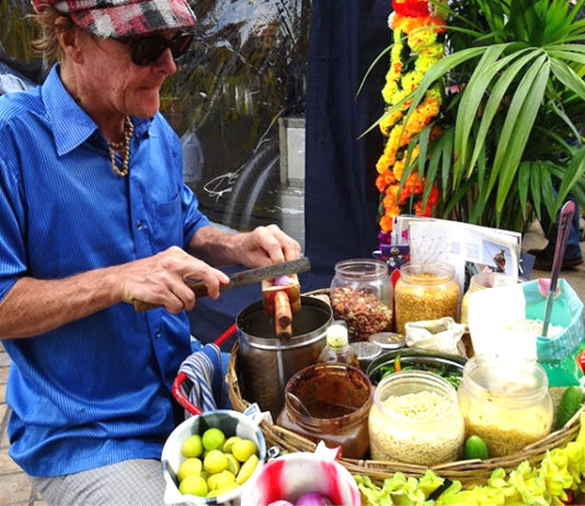 British Vendor’s ‘Jhalmuri Express’ with Bhel Puri Surprise Indian Cricket Fans Outside Oval Stadium