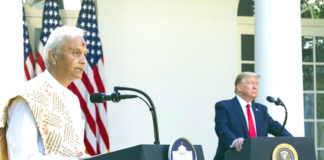 Hindu priest chants “Shanti Mantra” at White House on National Day of Prayer Service