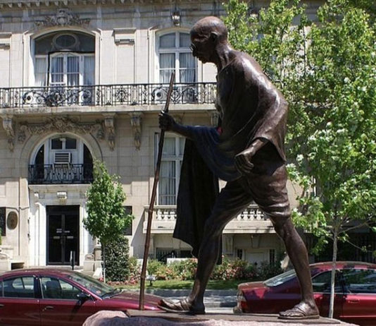 Gandhi-status-in-Washington