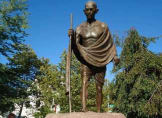 Gandhi-statue-defaced