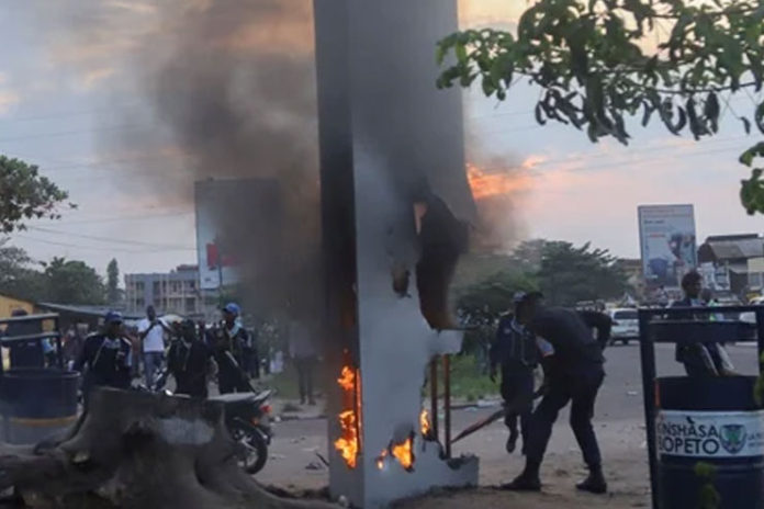 Silver-Monolith-in-Congo